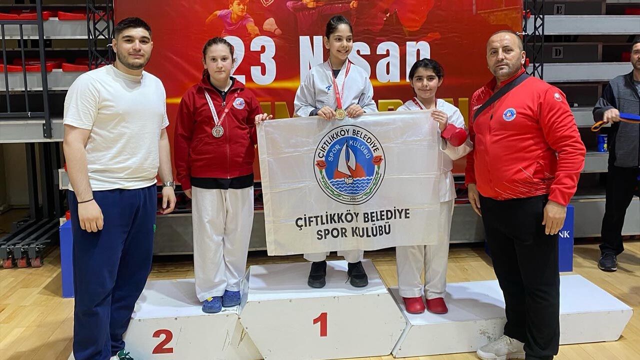23 Nisan Karate Şampiyonası’nda Çiftlikköy Rüzgarı (2)