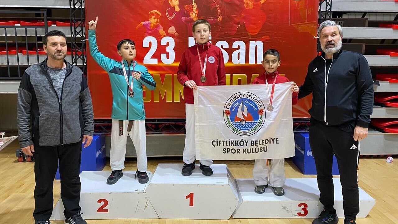23 Nisan Karate Şampiyonası’nda Çiftlikköy Rüzgarı (7)