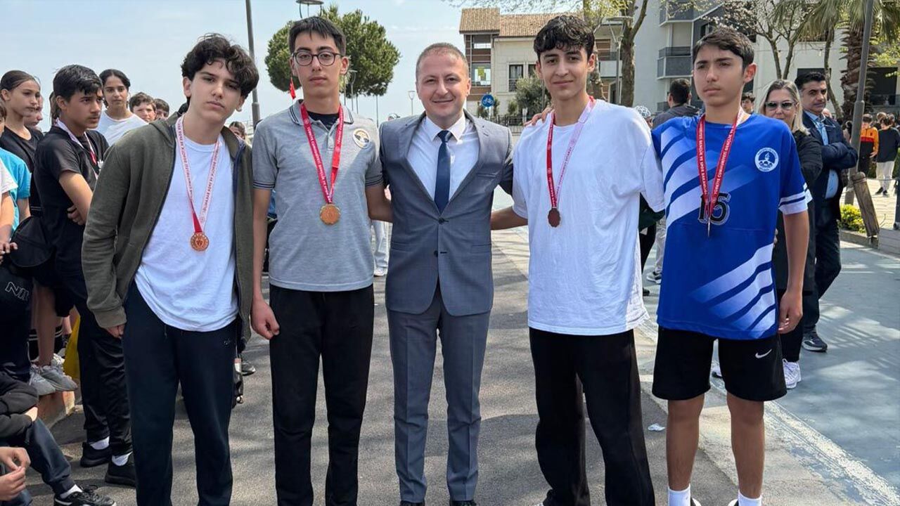 Çiftlikköy’de 23 Nisan Koşuları Heyecanı Yaşandı (5)