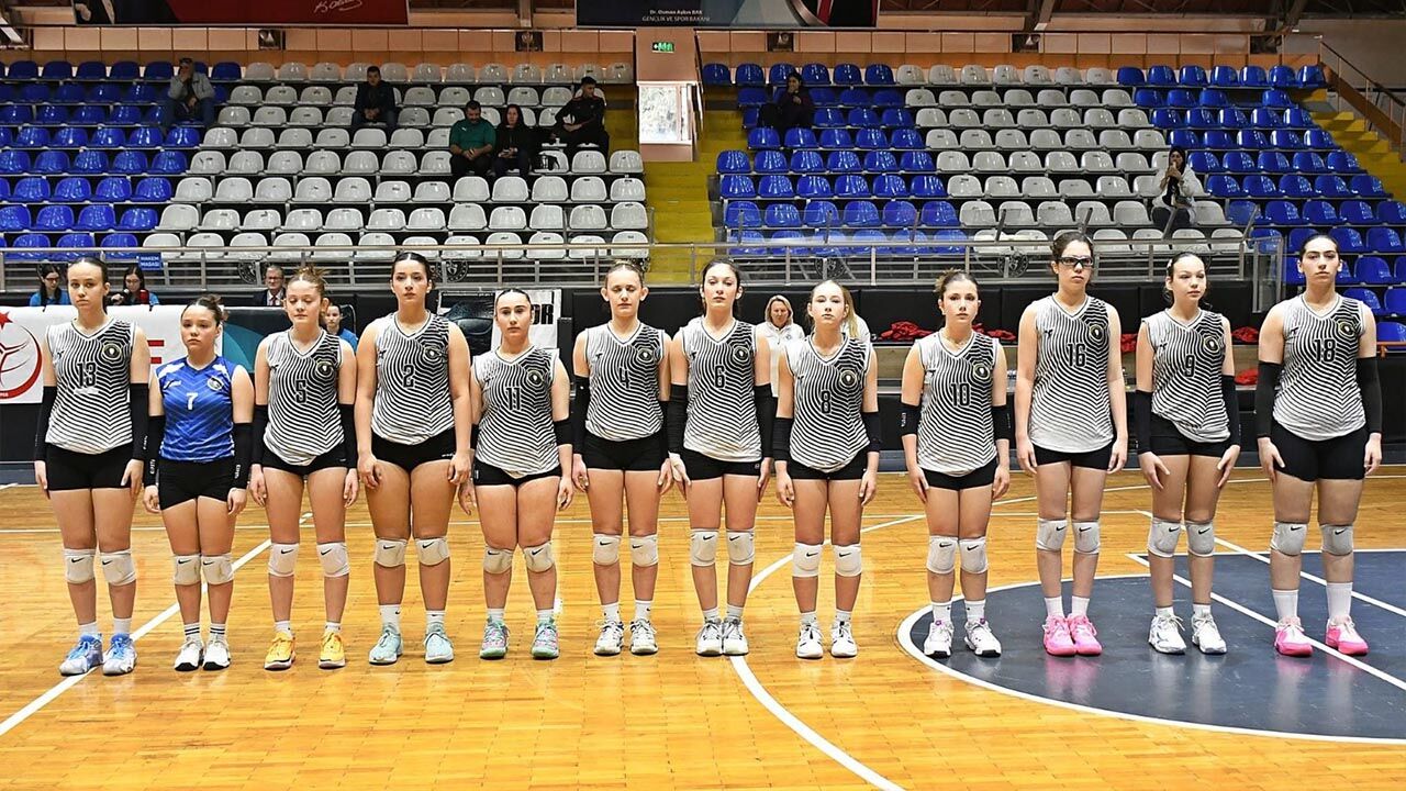 Filede Çiftlikköy’ün Yıldız Kızları Yarı Final Etabı İçin Parkede (2)