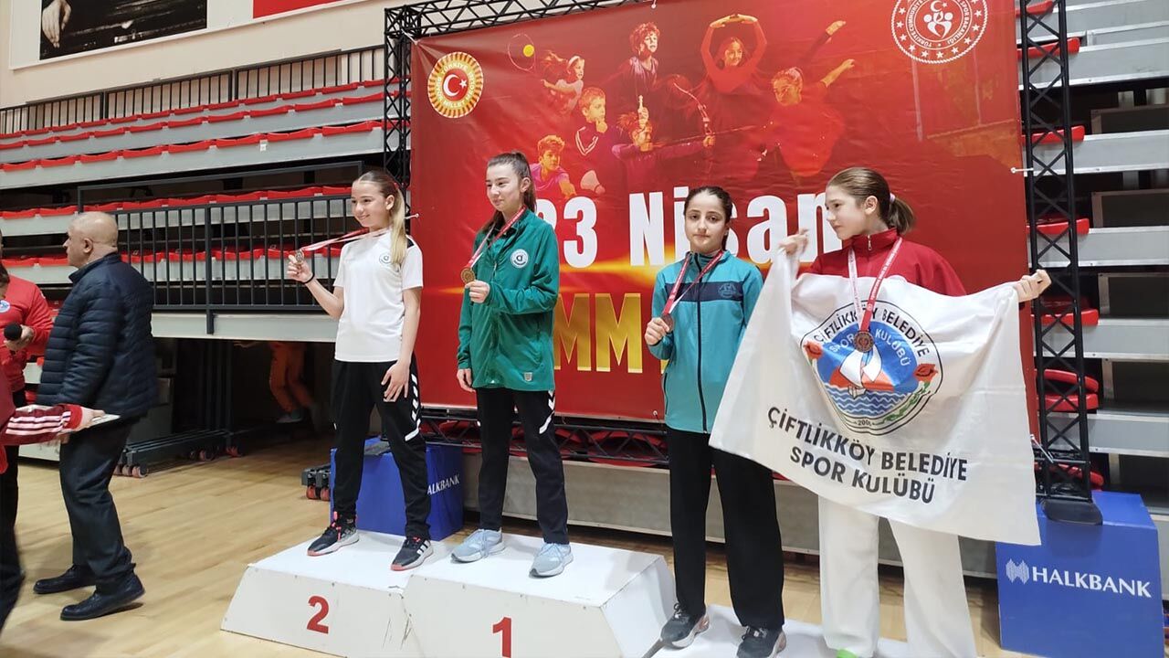 Taşköprülü Karatecilerden Tam 14 Madalya (1)