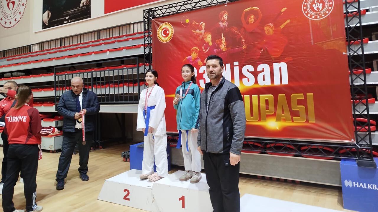 Taşköprülü Karatecilerden Tam 14 Madalya (11)