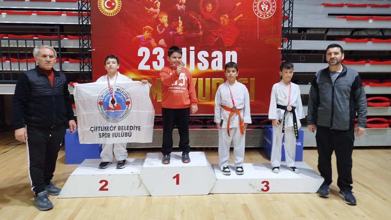 Taşköprülü Karatecilerden Tam 14 Madalya (12)