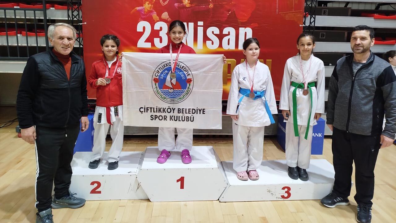 Taşköprülü Karatecilerden Tam 14 Madalya (13)