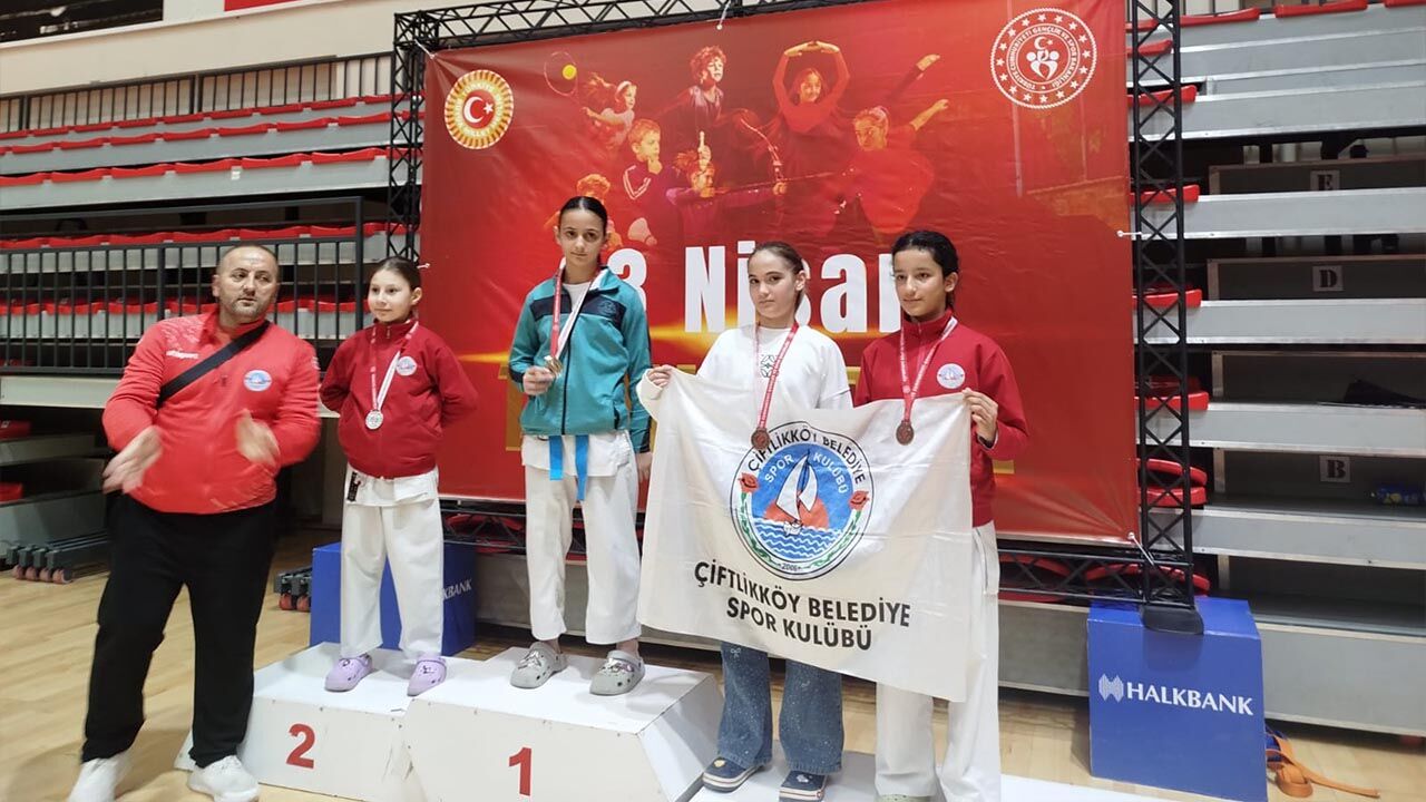 Taşköprülü Karatecilerden Tam 14 Madalya (14)