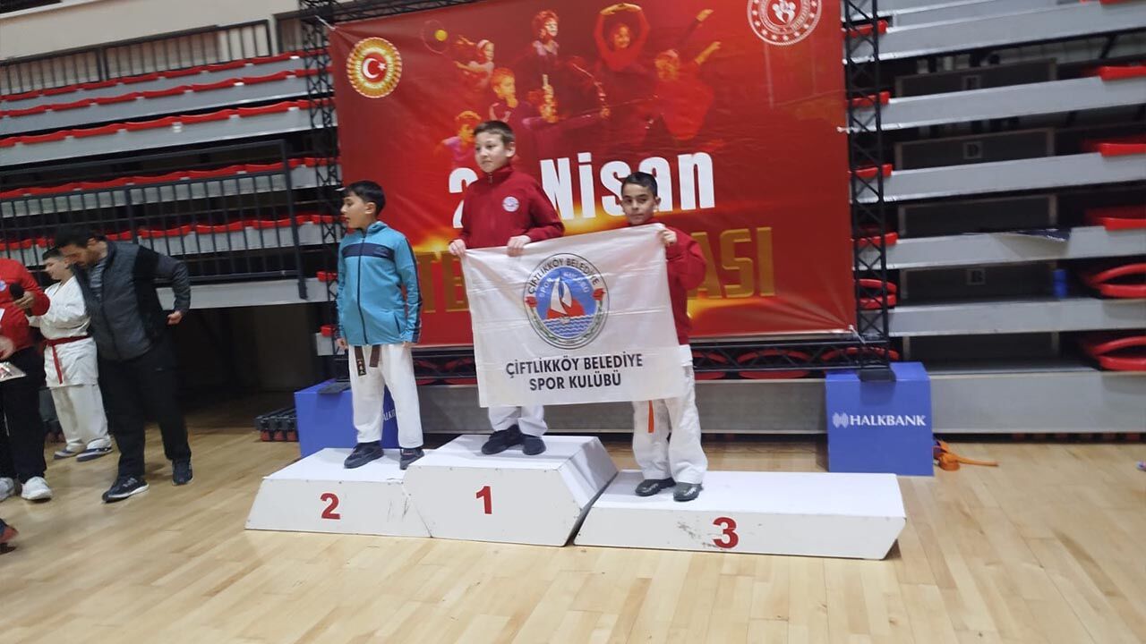 Taşköprülü Karatecilerden Tam 14 Madalya (3)