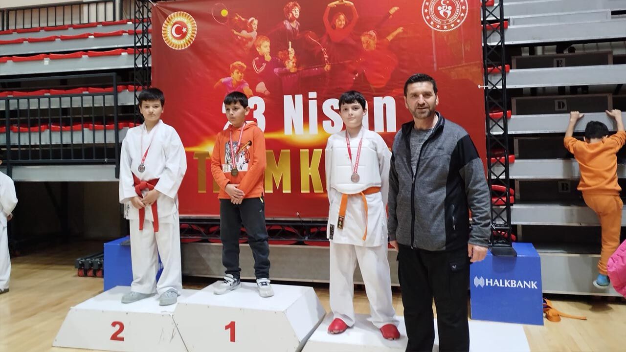 Taşköprülü Karatecilerden Tam 14 Madalya (7)