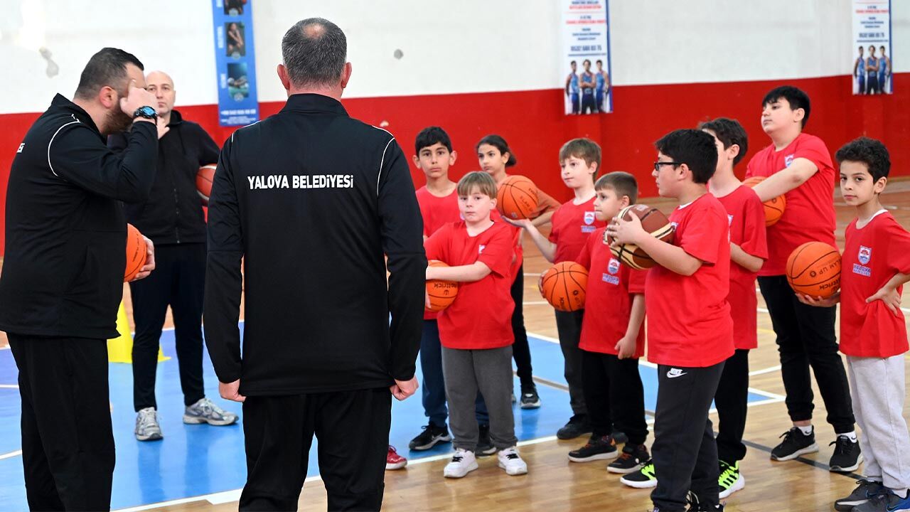 Yalova Beledi̇yespor Basketbol Okulu’nda Antrenmanlar Başladi (4)