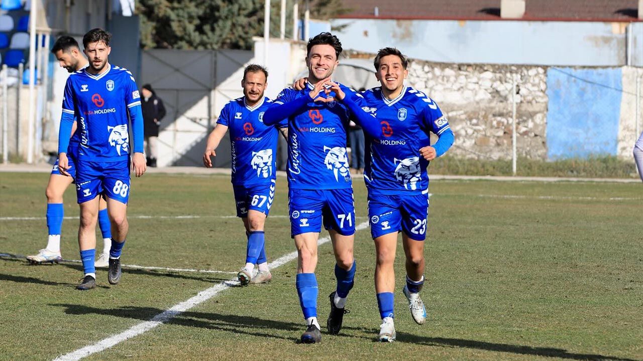 Yalova Fk’nın Ardından Çankırı’yı Şampiyonluğa Taşıdılar (1)-1