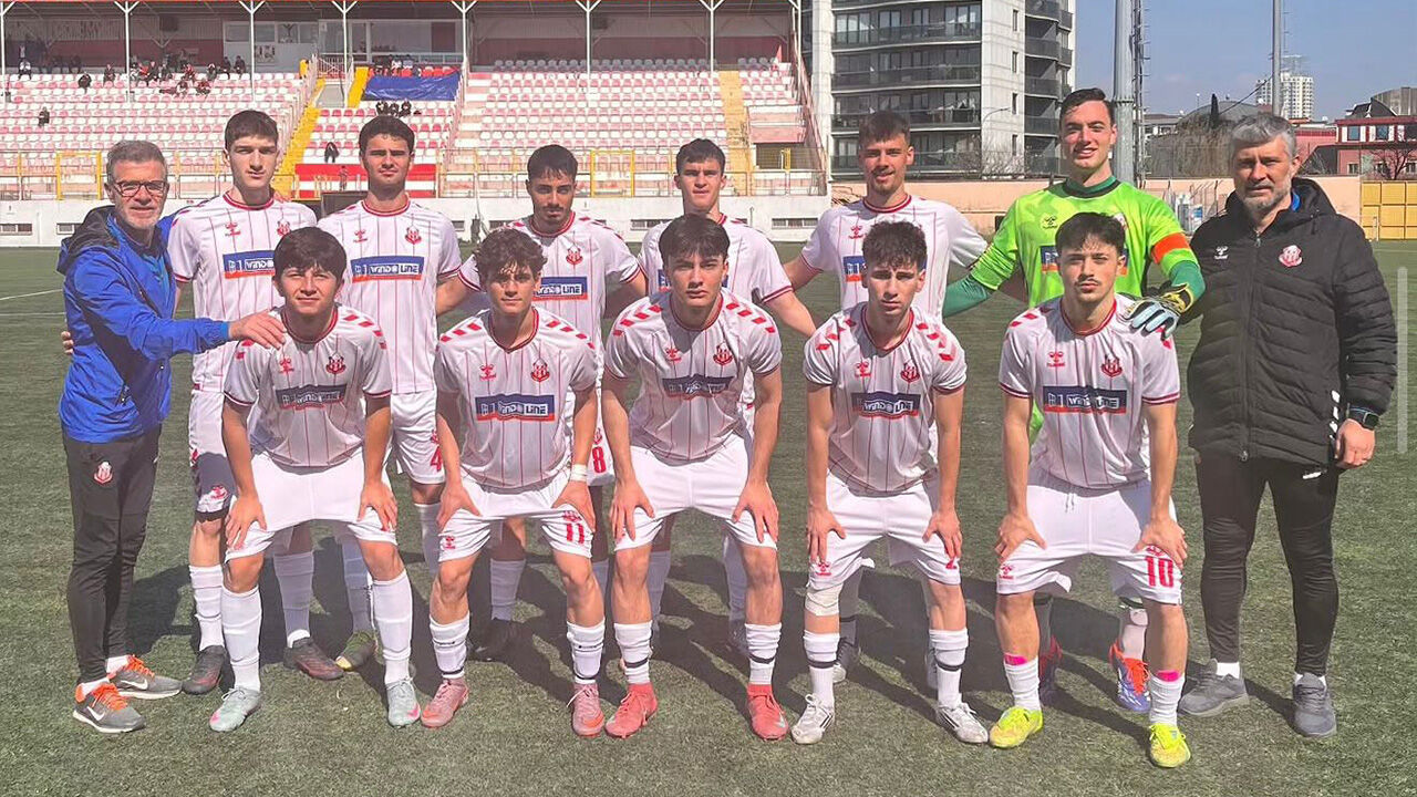 Yalova Fk’nın Gençleri Sezonu Tamamladı (2)