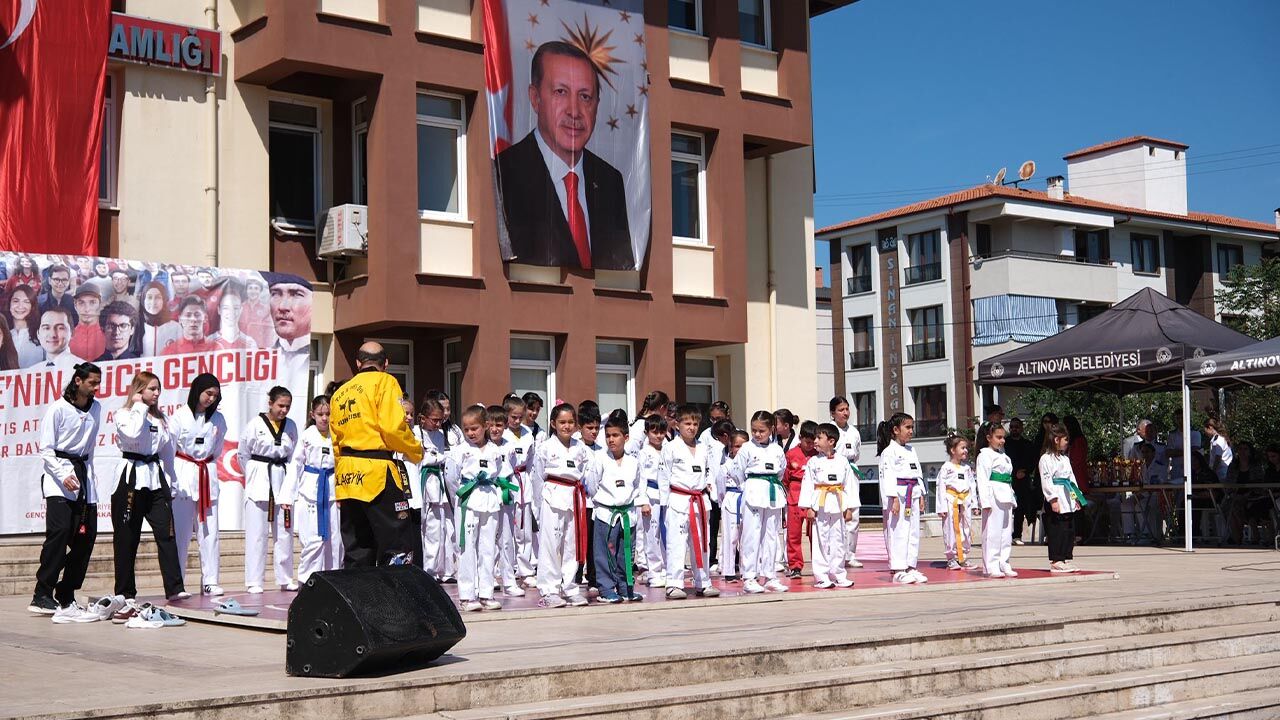 Altinova’da 19 Mayis Coşkusu (3)