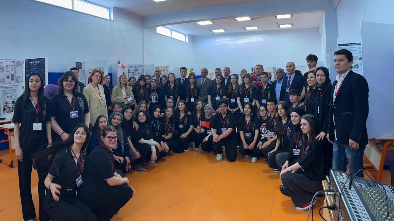 Altınova’da TÜBİTAK 4006 Coşkusu