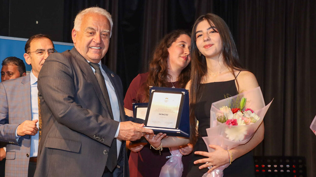 Liseler Arası Türkü Yarışması Gerçekleştirildi (3)