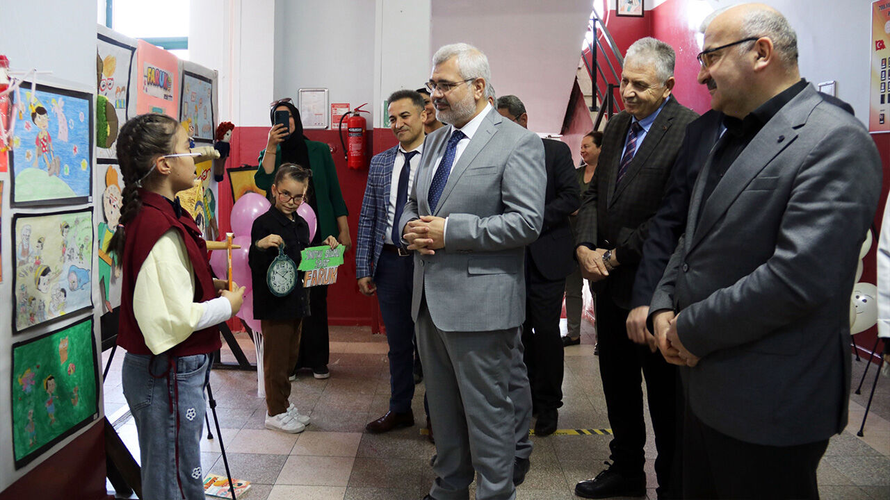 Öğrencilerden Kitap Dolu Proje Sergisi (3)