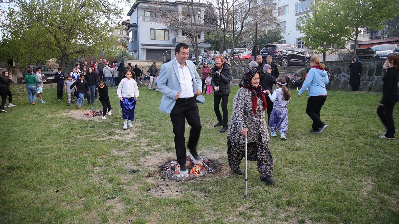 Subaşı’nda Hıdırellez Ateşi Yandı (1)