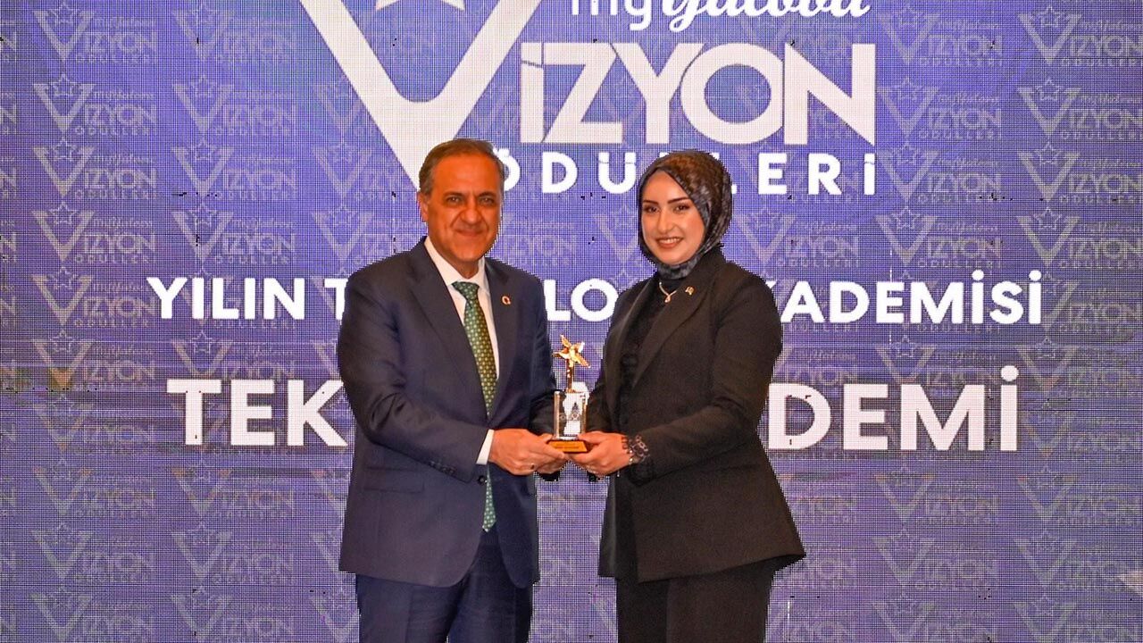 Myyalova Vizyon Ödülleri Sahiplerini Buldu (3)