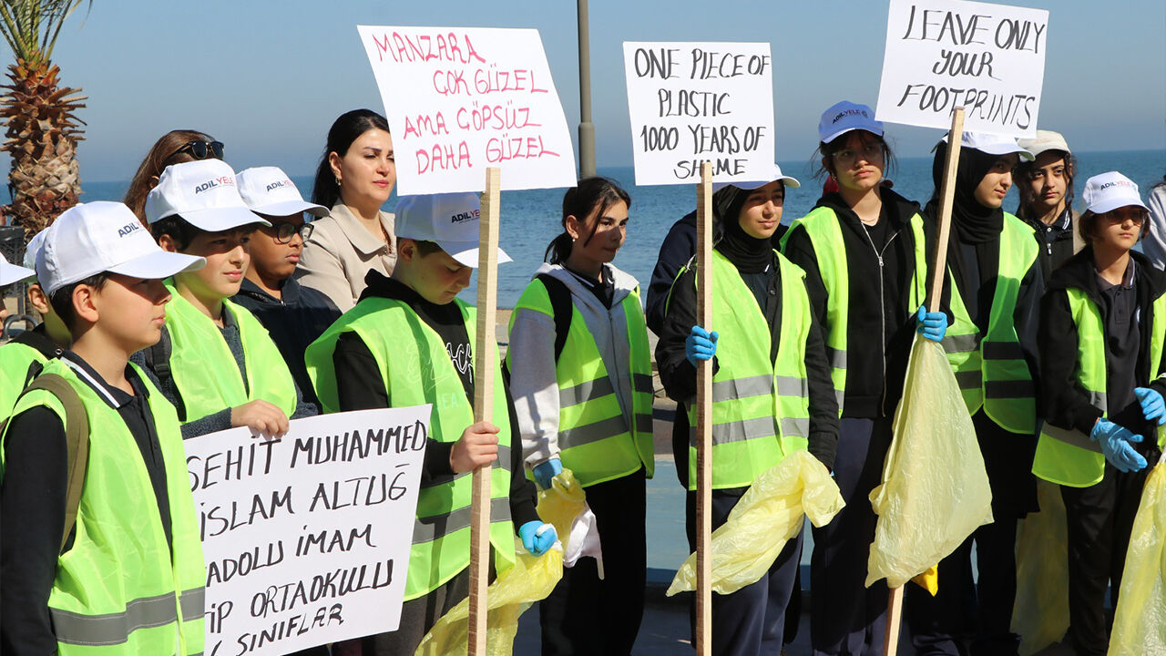 Yalova Ciftlikkoy Sehit Muhammed Altug Anadolu Lise Ogrenciler Mokamp Sahil Temzilik (1)