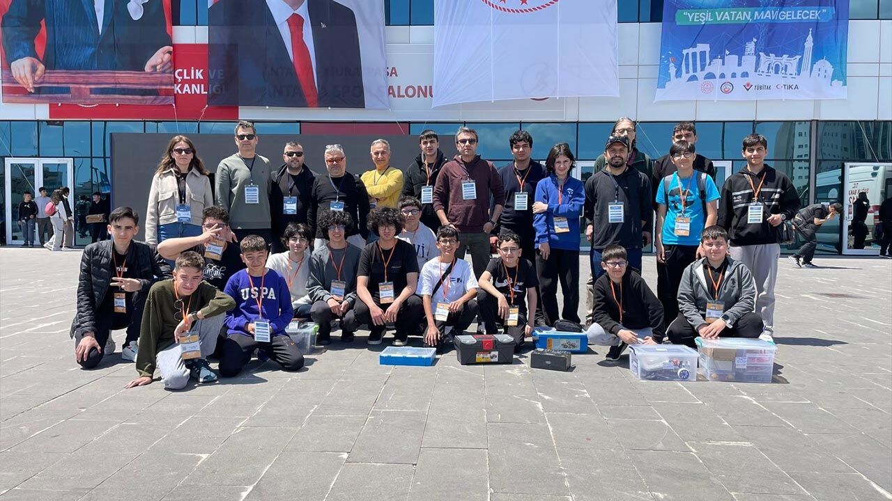 Yalova Antalya Uluslararasi Meb Robot Yarismasi Ogretmen Ogrenci Katilim Haber Egitim (3)