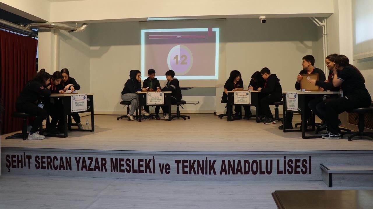 Yalova Benim Kentimdir Bilgi Yarisma Ogrenciler Ortaokul Final Heyecan Haber (1)