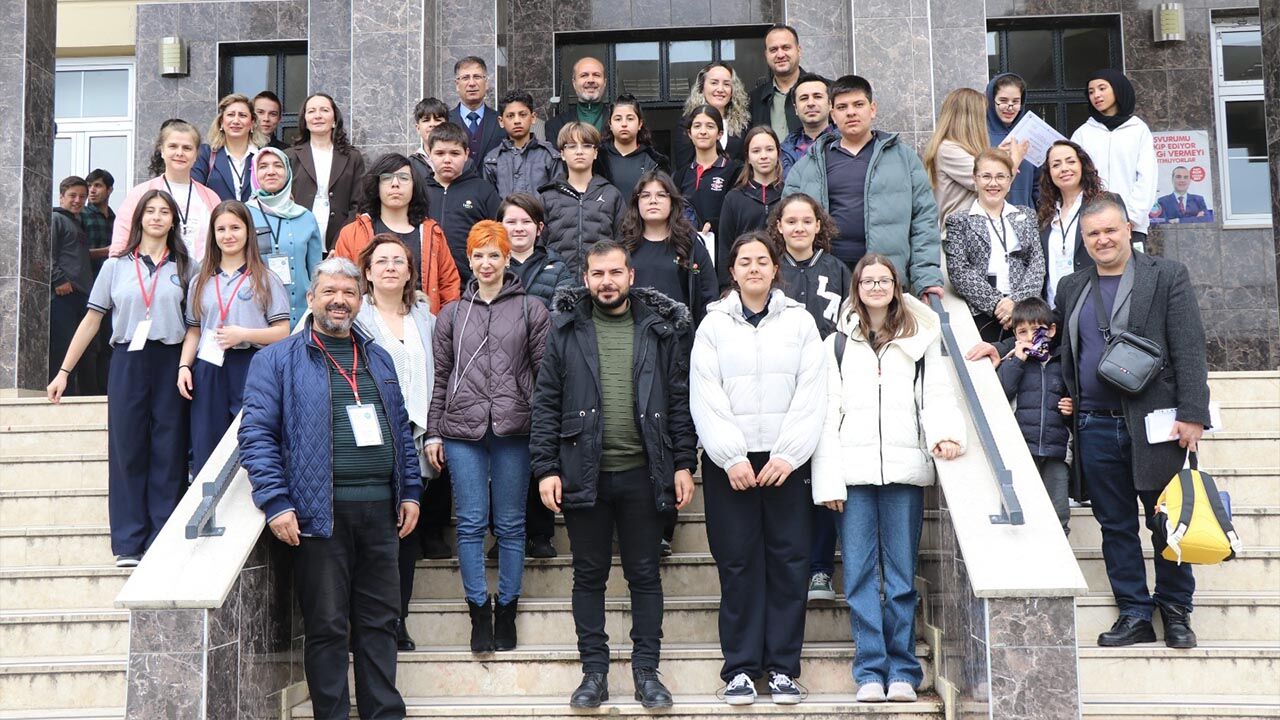Yalova Benim Kentimdir Bilgi Yarisma Ogrenciler Ortaokul Final Heyecan Haber (2)