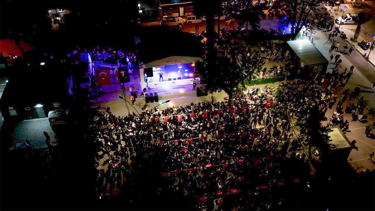 Yalova Ciftllikoy Belediye 19 Mayis Konser Ragga Oktay Haber (1)