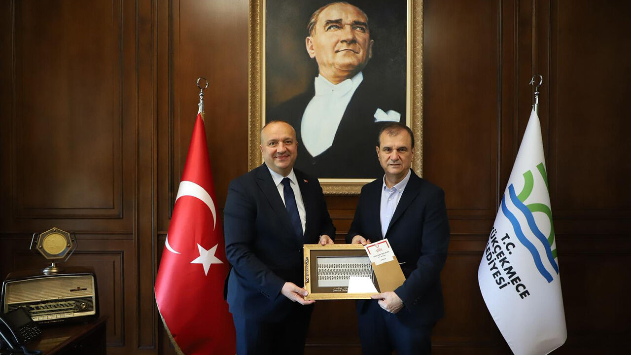 Yalova Cinarcik Belediye Baskan Postal Riza Kucukcekmece Ziyaret Gorusme Hediye (2)