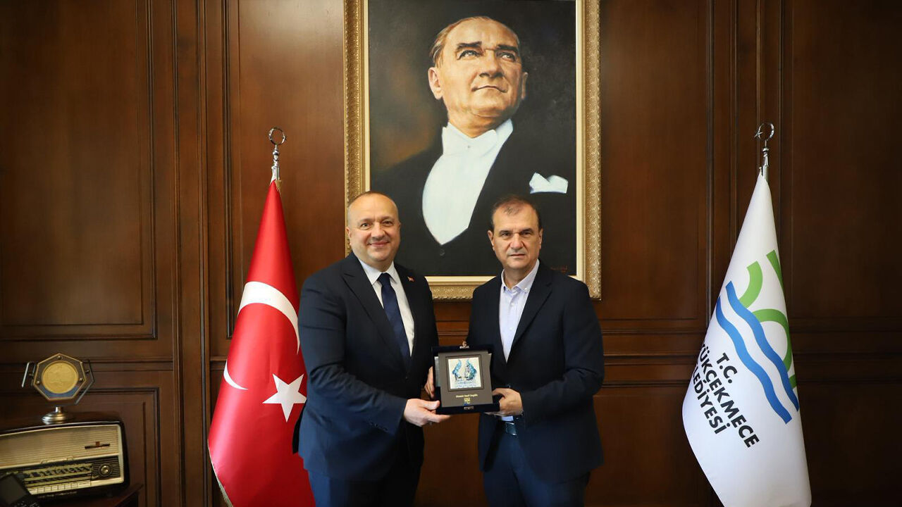 Yalova Cinarcik Belediye Baskan Postal Riza Kucukcekmece Ziyaret Gorusme Hediye (3)