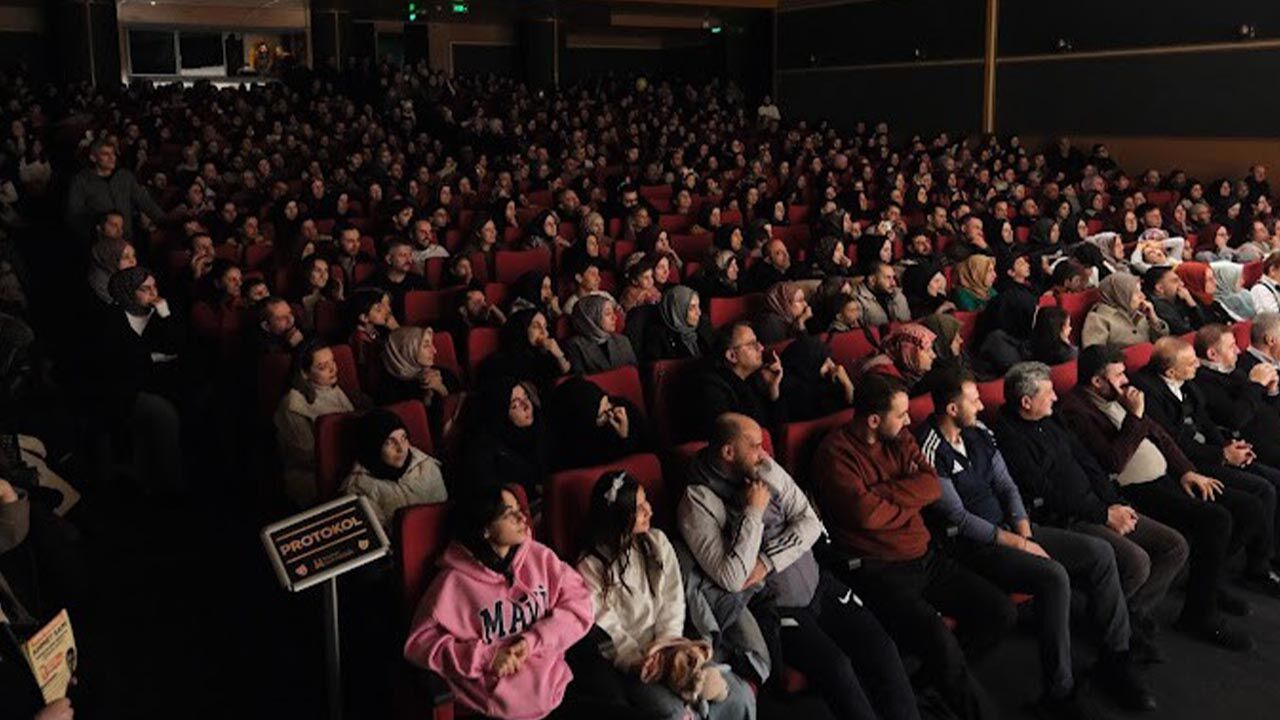 Yalova Erzurum Sehir Tiyatro Oyun Helvayi Yedik (4)