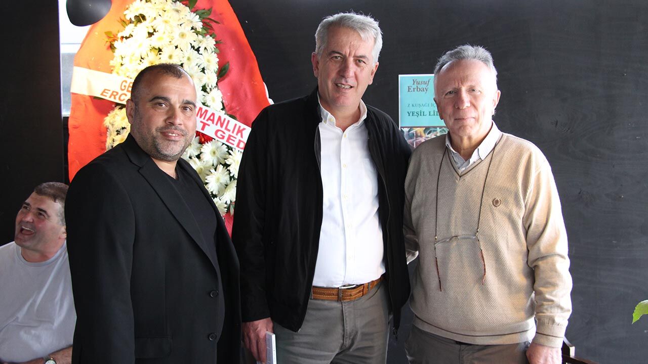 Yalova Eski Vali Akademisyen Son Eser Kitap Imza Gunu (1)