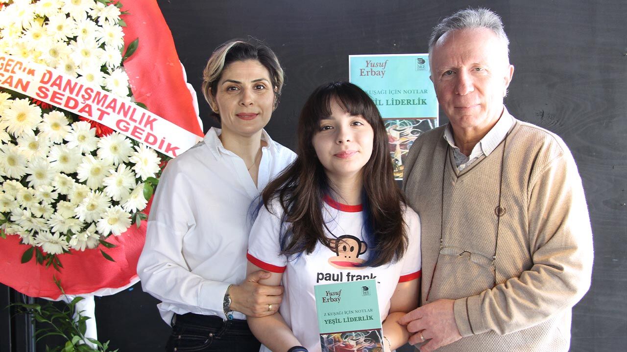 Yalova Eski Vali Akademisyen Son Eser Kitap Imza Gunu (4)