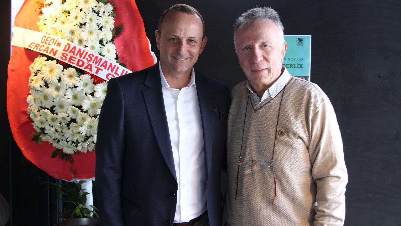 Yalova Eski Vali Akademisyen Son Eser Kitap Imza Gunu (6)