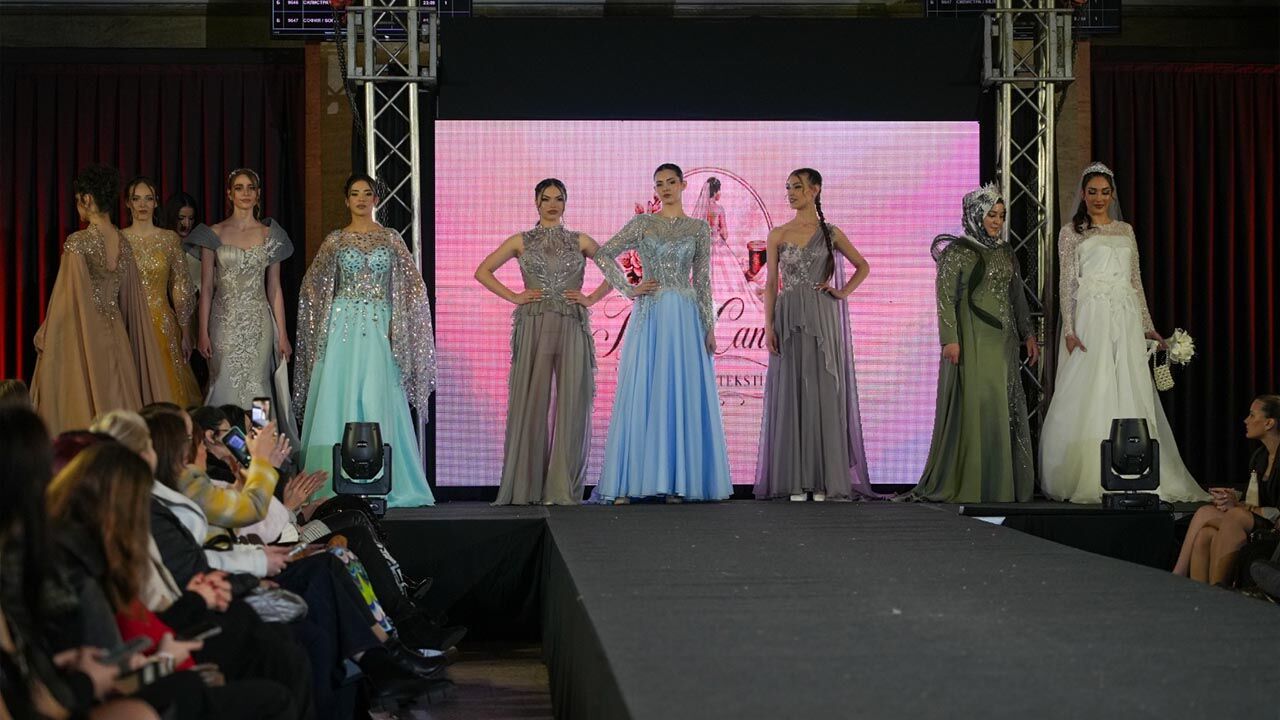 Yalova Kadin Modaci Bulgaristan Ruse Defile (1)