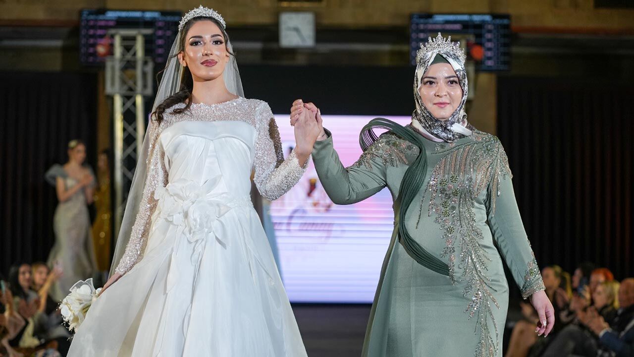 Yalova Kadin Modaci Bulgaristan Ruse Defile (2)