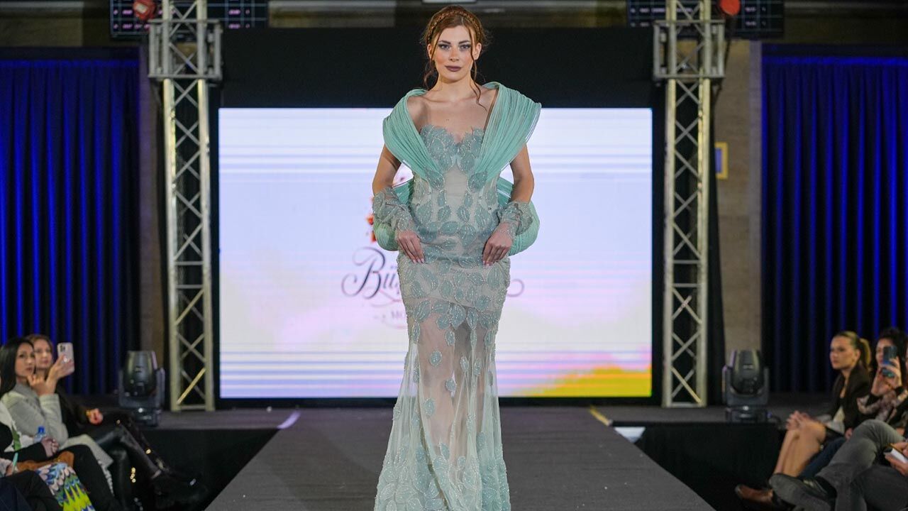 Yalova Kadin Modaci Bulgaristan Ruse Defile (6)