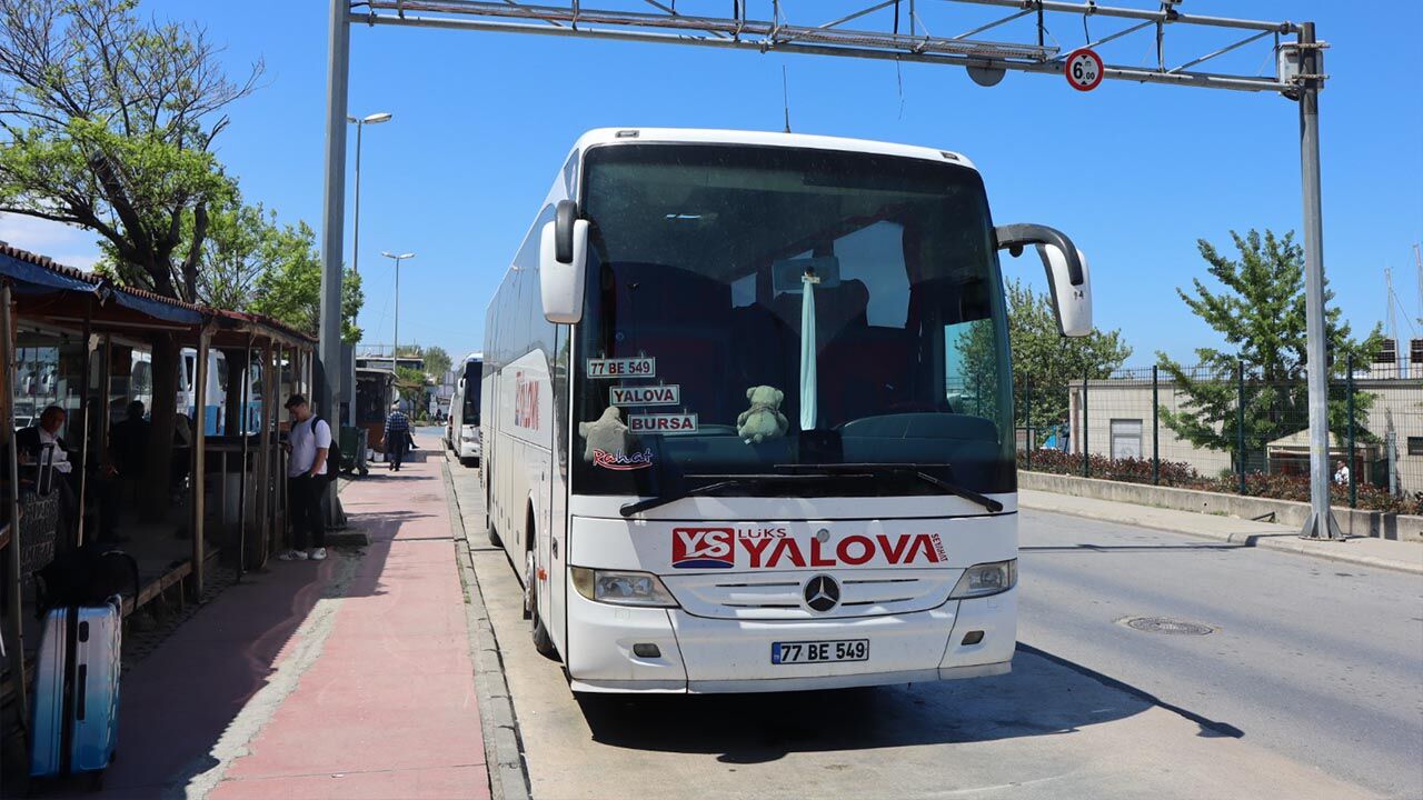 Yalova Luks Seyahat Otobus Bayram Yolcu Yol Sefer Saat Hakan Toraman (3)