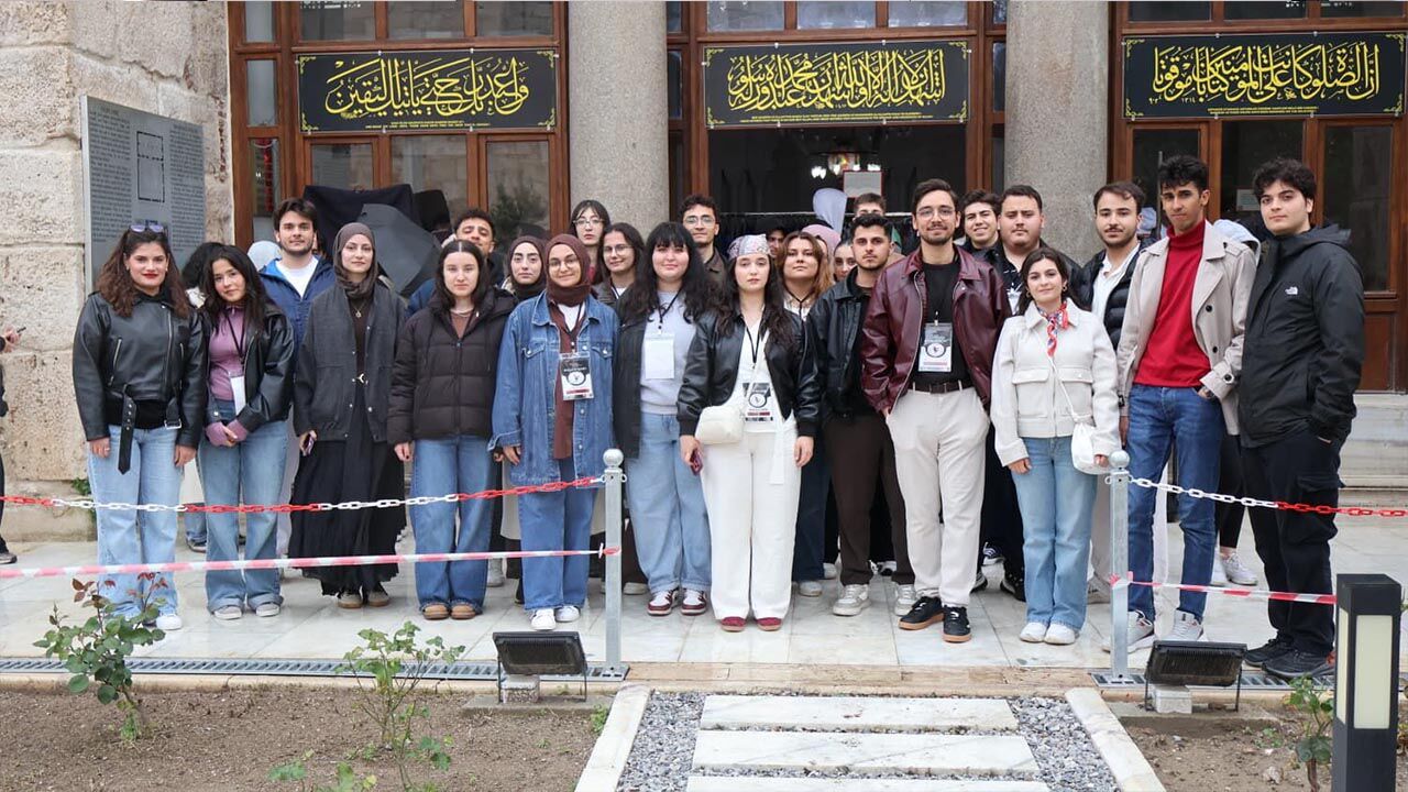 Yalova Universitesi Kitap Kulup Unides Izmir Gezi Haber (3)