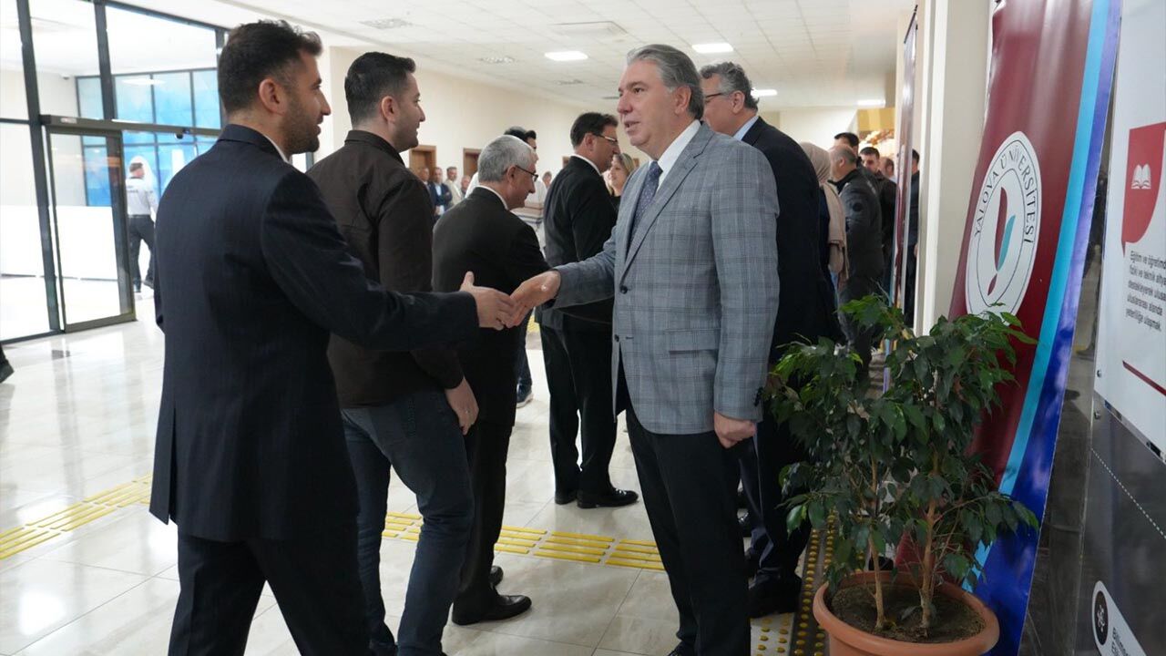Yalova Üniversitesi Rektörü Personeliyle Bayramlaştı (1)