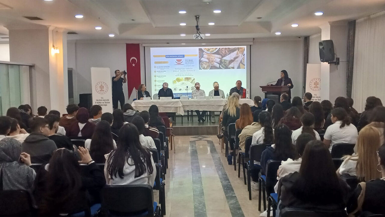 Yalova’da “Topraktan Tabağa Göçle Gelen Zenginlik” Söyleşisi Düzenlendi (3)