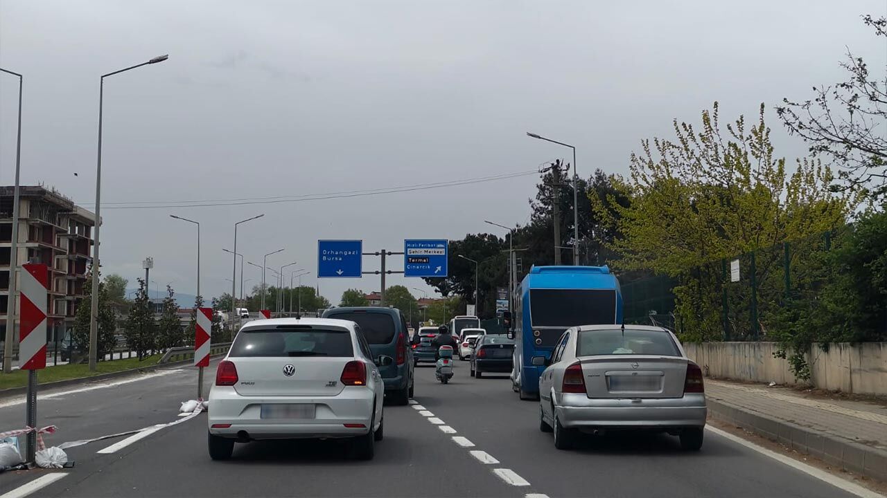 Yalova’da Trafik Kilit, Sürücüler Perişan (4)