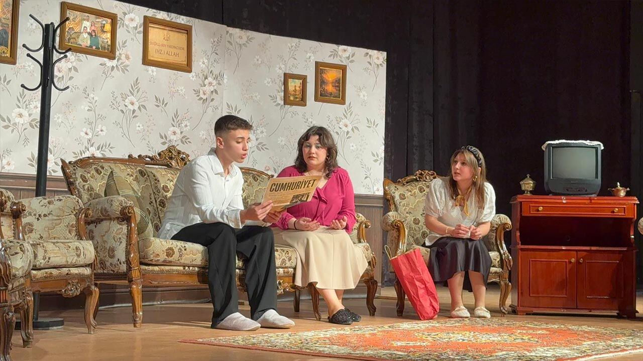 Yalova’nın En İyi Tiyatro Ekibi Altınova Selahattin Aslan Anadolu Lisesi (9)