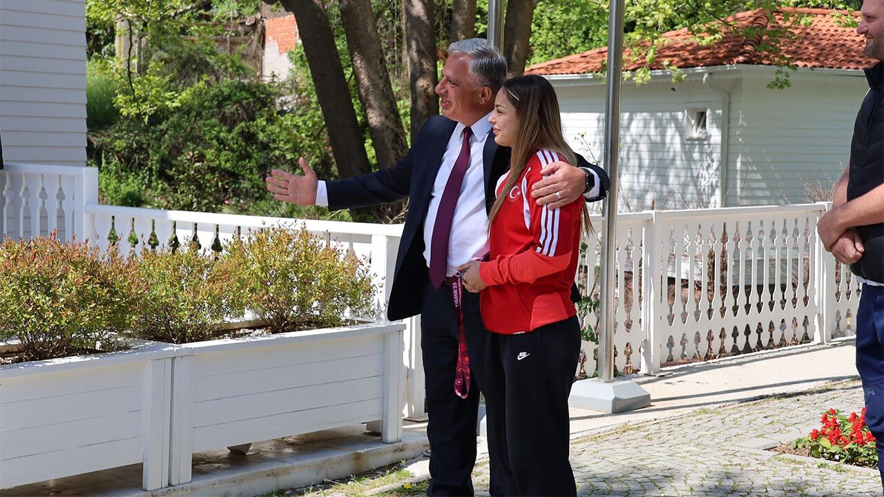 Avrupa Üçüncüsü Tuba Termal’de Gururla Karşılandı (1)