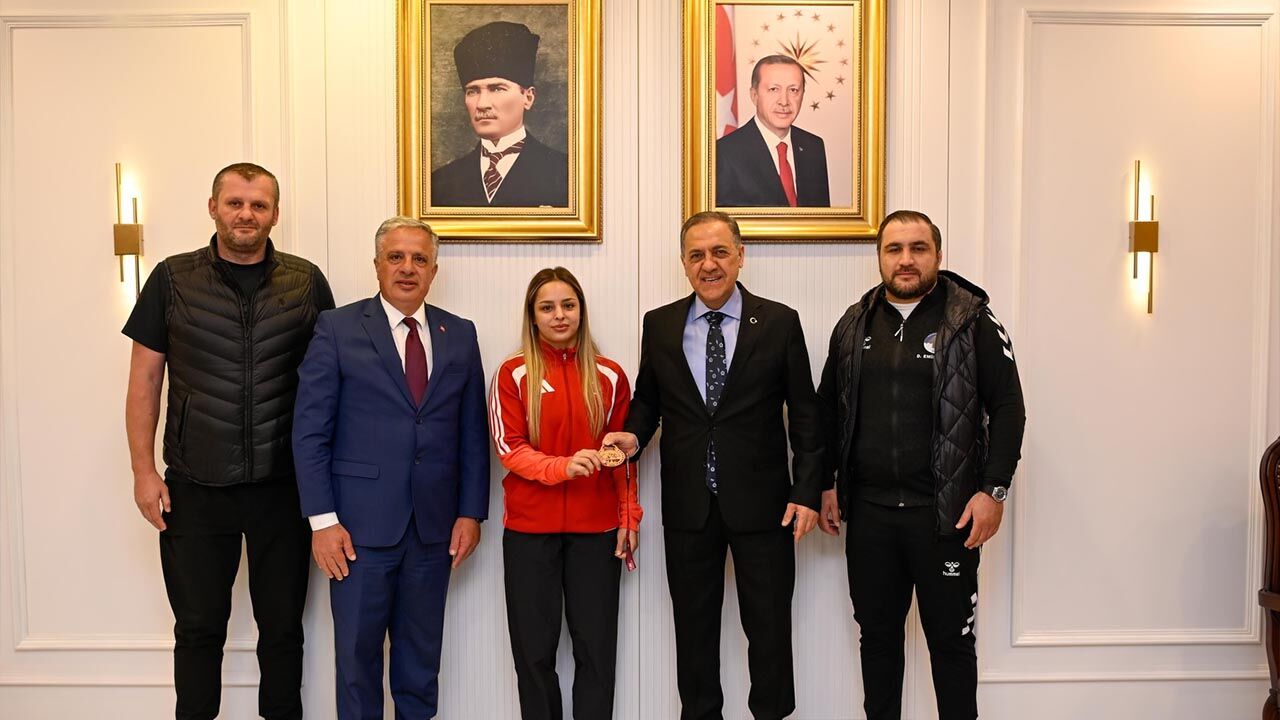 Avrupa Üçüncüsü Tuba, Vali Usta’nın Konuğu Oldu (1)