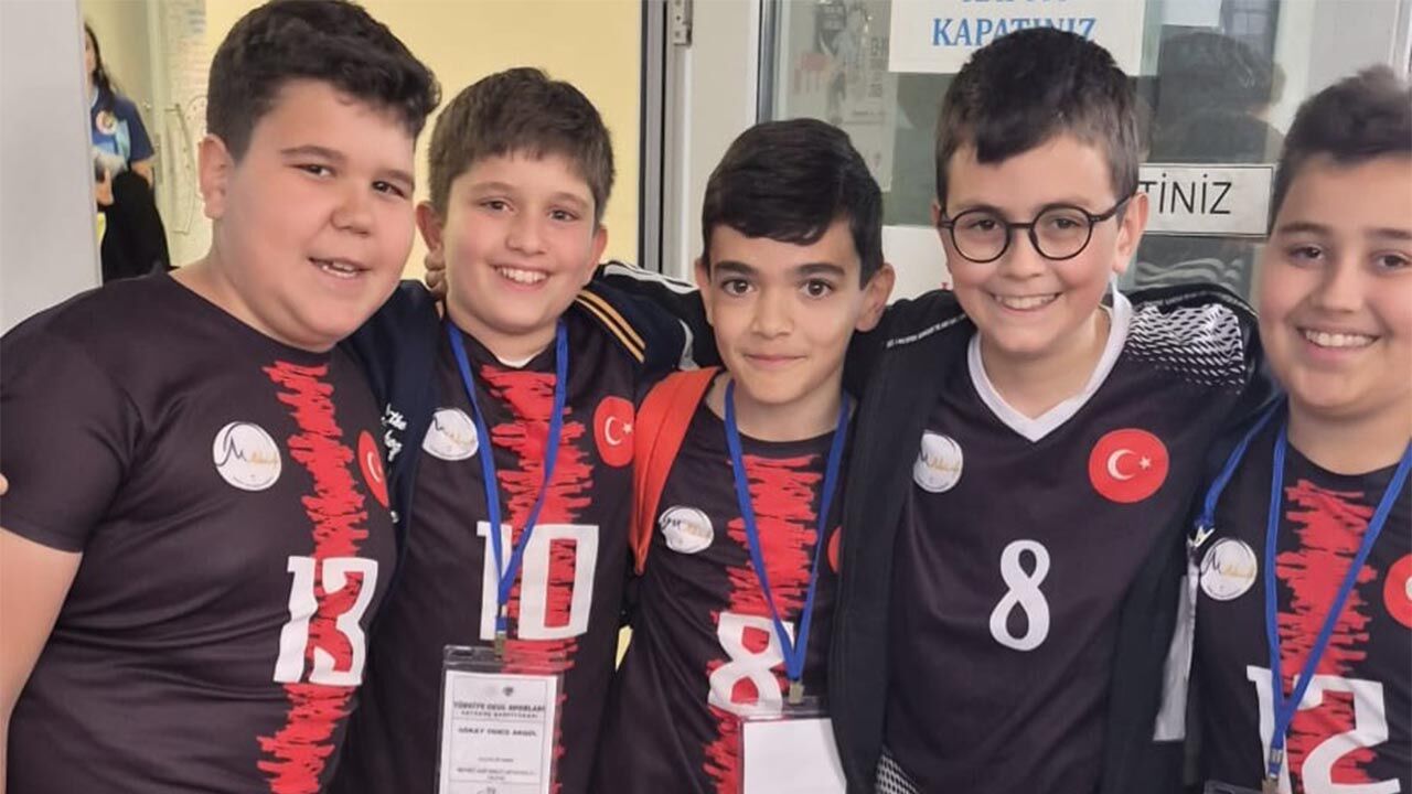 Mehmet Akif Ersoy Ortaokulu Türkiye Dördüncüsü Oldu (1)