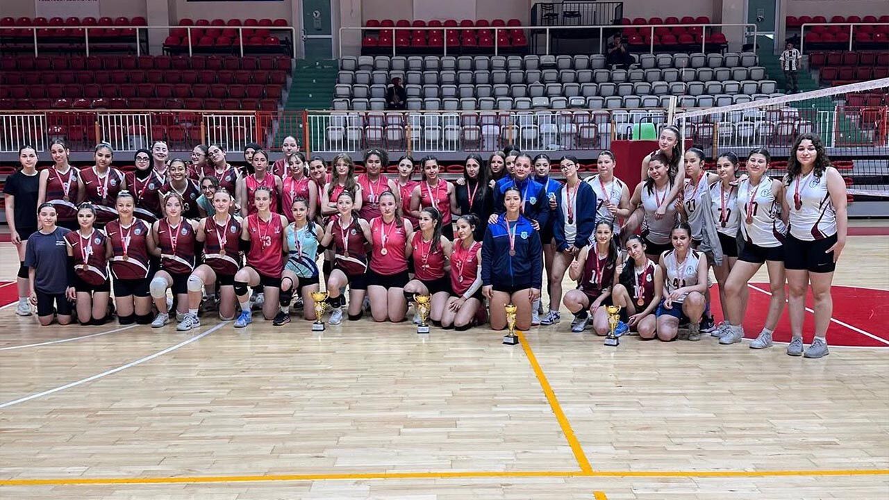 Okul Sporlarında Kupalar Sahiplerini Buluyor (1)