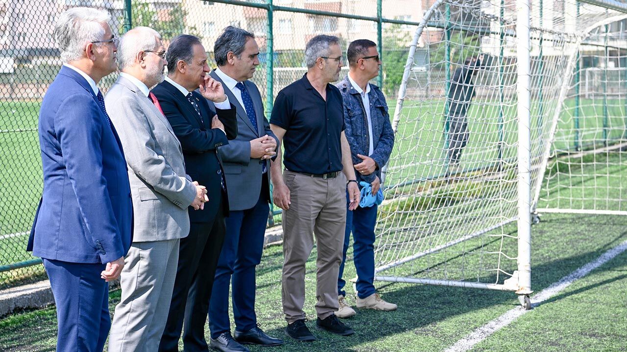 Spor Şenlikleri Futbolla Başladı (1)