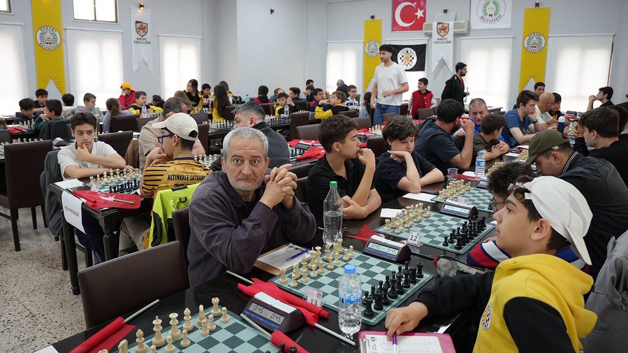 Yalova Turkiye Satranc Federasyon Il Temsilcilik Genclik Spor Subasi Belediye Ortaklik 19 Mayis Turnuva (4)