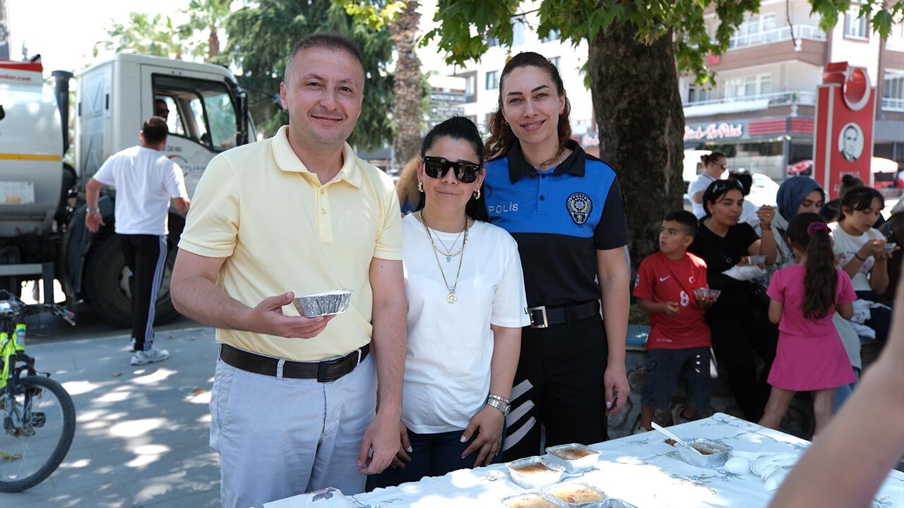 Çiftlik Mahallesi’nde Aşure Ikramı (2)