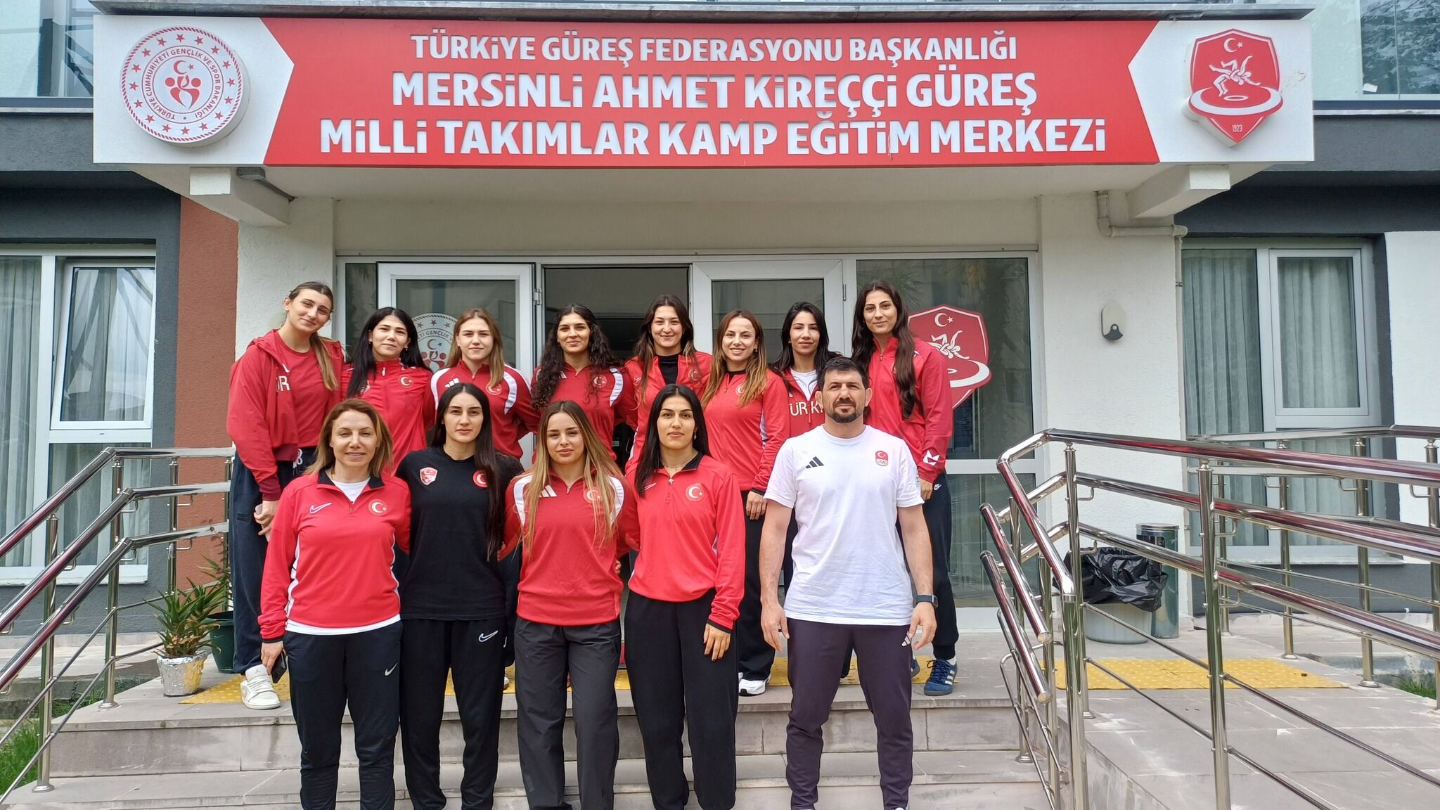 Kadın Güreş A Milli Takımımız (2)