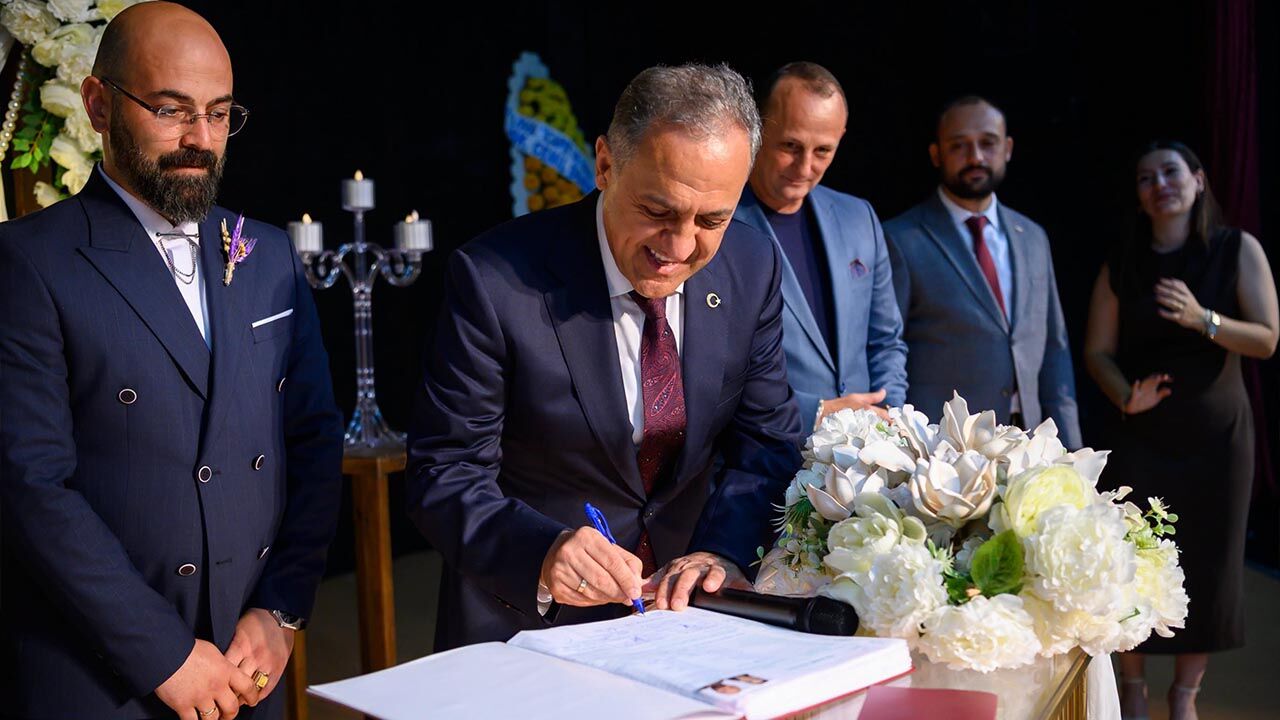 Sevde Hazal Ak Ve Utku Demirbaş Dünyaevine Girdi (2)