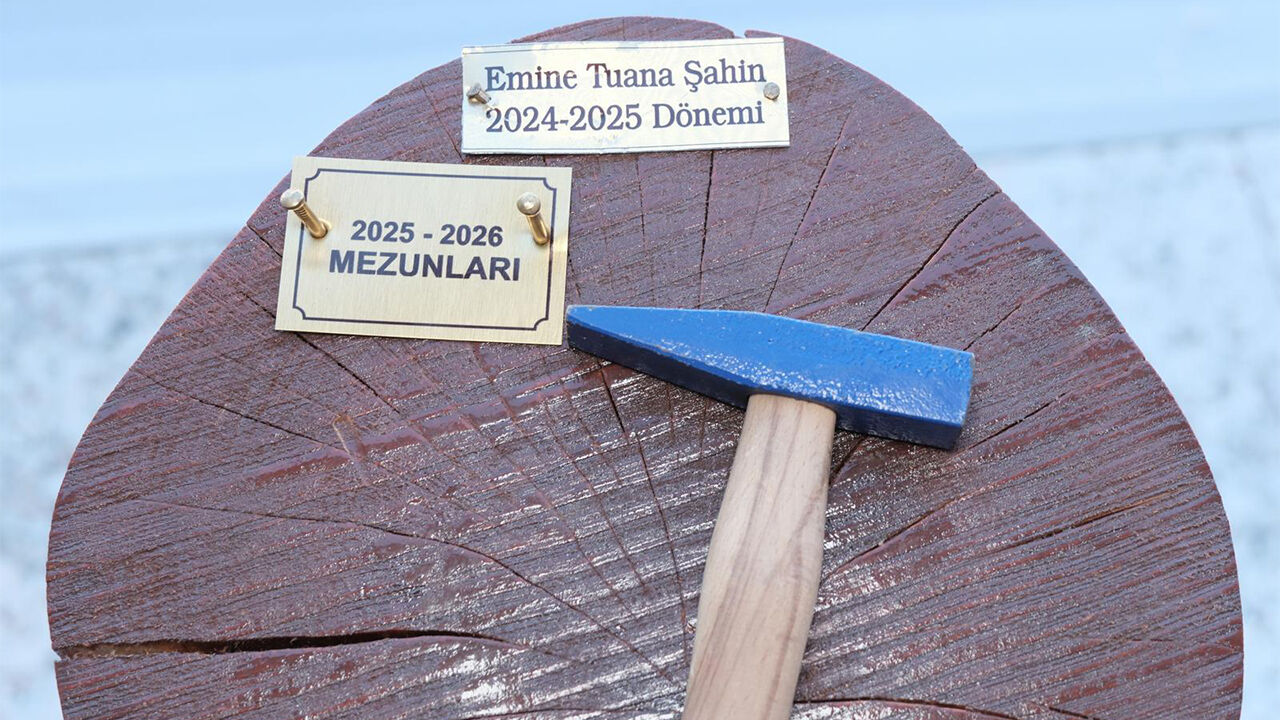 Yalova Halil Inalcik Anadolu Lise Muzuniyet Toren (1)